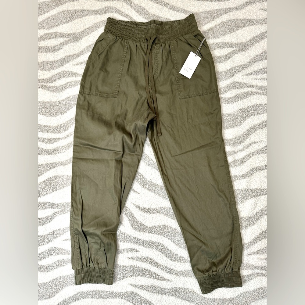 NWT Joggers || S
